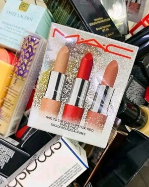     Make-up liquidation pallet ERHÄLTLICH!  