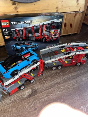 Lego Technic car Transporter 42098