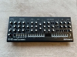 Roland SE-02   kompakter analoger Monosynth Bild 2