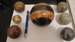 7 polierte Naturstein-Kugeln (Onyx Jaspis)   Design-Deko Set, 10 cm + 5 cm