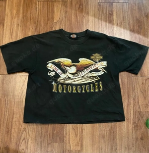 T-Shirt von der Marke Silver