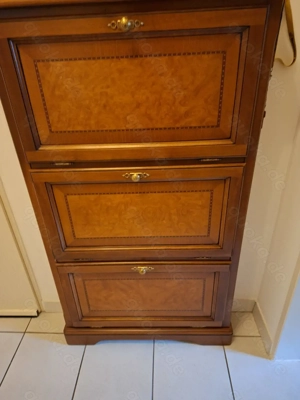 Sehr schöner Massivh9lz Schuhschrank zu verkaufen 