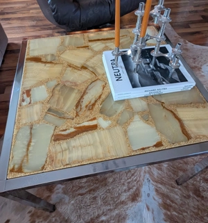 Eleganter Couchtisch mit Onyx-Mosaik & Chrom