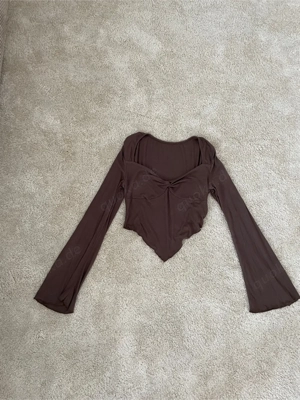 Braunes Langarm mit Trompeten Ärmel 