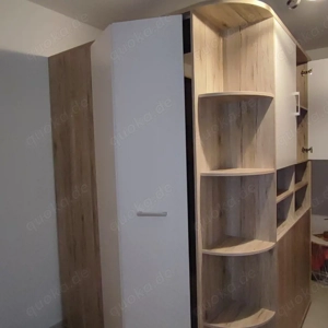 Begehbarer Eckkleiderschrank 