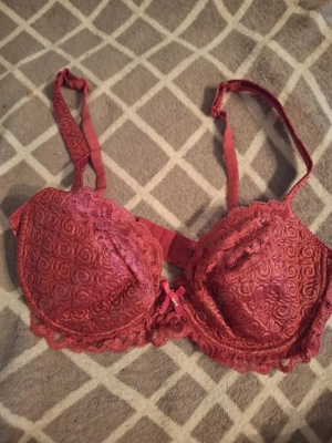 BH, rot, Spitze, 85 B