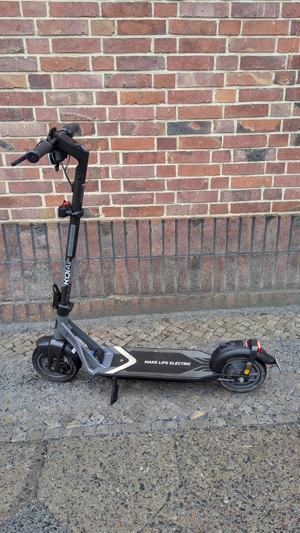 NIU KQi Air E-Scooter + Zubehör