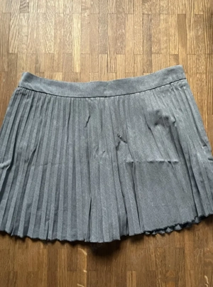Damen Rock Zara grau Neu L Faltenrock