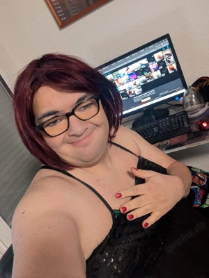 TV sucht begleitung zum Nagelstudio und fesseln spiele