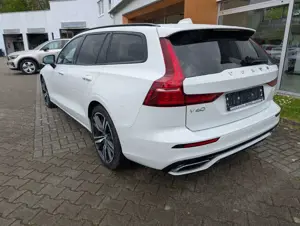 Volvo V60 V60 T8 AWD Recharge Geartronic RDesign Bild 4