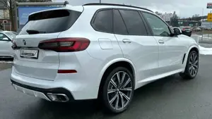 BMW X5 xDrive40d M Sportpaket LASER ACC 360 AHK PANO Bild 3