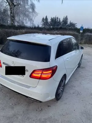 Mercedes-Benz B 200 7G-DCT AMG Line Bild 4