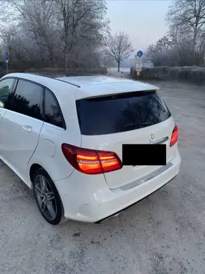 Mercedes-Benz B 200 7G-DCT AMG Line Bild 5