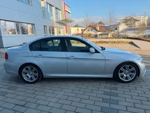 BMW 320 320i M-Paket Bild 3