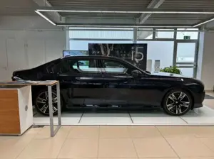 BMW 740 d xDrive Limousine M Sportpaket Bild 5