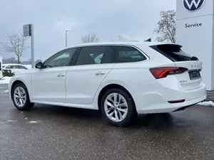Skoda Octavia Combi 2.0 TDI Style AHK+HEAD-UP+SMART-LI Bild 3