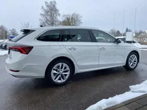 Skoda Octavia Combi 2.0 TDI Style AHK+HEAD-UP+SMART-LI Bild 5