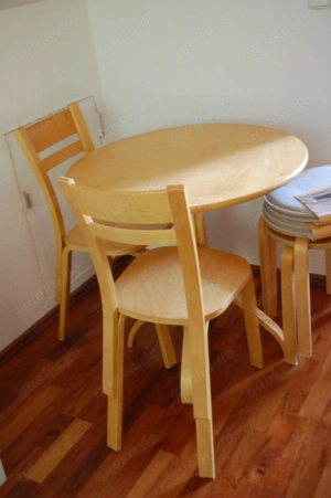 Vintage Esstisch-Set aus Holz, gebraucht, mit neuen Filzpolstern