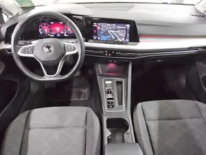 Volkswagen Golf -8 Var. 2.0 TDI Life Navi Pano Matrix DC AHK Bild 5