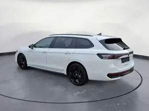 Volkswagen Passat Variant 2.0 TDI SCR 4Motion DSG R-Line Bild 4