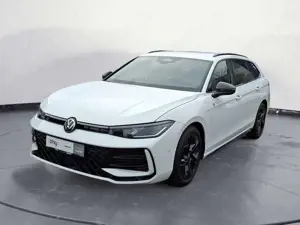 Volkswagen Passat Variant 2.0 TDI SCR 4Motion DSG R-Line Bild 2
