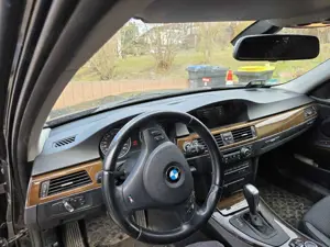 BMW 318 318d DPF Touring Aut. Edition Exclusive Bild 3