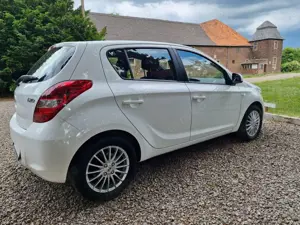 Hyundai i20 i20 1.2 FIFA WM Edition Bild 3