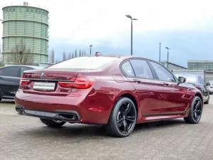 BMW 750 d xDrive M Sport Navi Prof HUD ACC fern.Parken Mas Bild 2