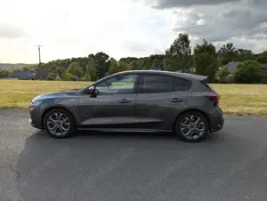 Ford Focus Focus 1.0 EcoBoost Hybrid ST-LINE X