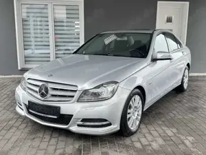 Mercedes-Benz C 180 CGI  Automatik /Xenon/SD/ACC/Navi/1.Hand