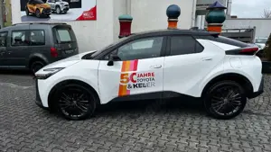 Toyota C-HR Hybrid FWD Teamplayer Bild 2