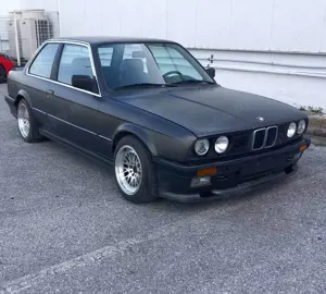 BMW 325 E 30   M Technik 1