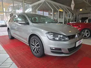 Volkswagen Golf VII Variant Allstar KAMERA+AHK+NAVI