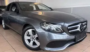 Mercedes-Benz E 220 d Avantgarde LED Kamera Tempomat Ambienet DAB AHK