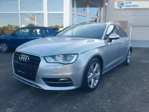 Audi A3 2.0 TDI S line DSG Navi  PDC SH  Alu 17 2Hd