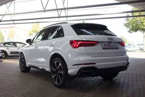 Audi Q3 45 TFSI e S-Line NAVI/OPT-BLACK/LED Bild 3