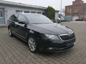 Skoda Superb Combi 2.0 TDI Navi Bi-Xenon Standheizung