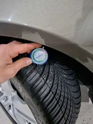 Mercedes-Benz E 250 Coupé E 250 CDI BlueEFFICIENCY AVANTG. Bild 4