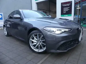 Alfa Romeo Giulia 2.2 d AT8 Sprint ACC/XENON/KAM/18"LM