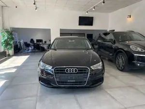 Audi A3 Limousine attraction STANDHEIZUNG/TÜV+HuNEU