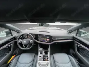 Volkswagen Touareg Atmosphere 3,0 TSI V6 4M+MATRIX+LUFT+DYN Bild 2