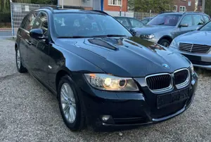 BMW 318 i Touring/ KLIMA /NAVI /PDC /PANORAMADACH*