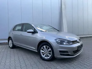 Volkswagen Golf Golf VII 5-Türer 1.2 TSI Automatik Sportsitze Klimaanlage 2xPDC Alu