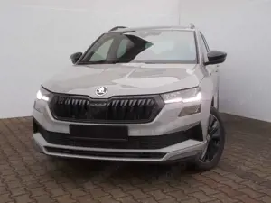Skoda Karoq Sportline 2.0 TSI 4x4 ACC * AHK uvm !!! Bild 3