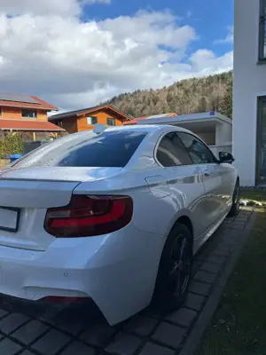 BMW 220 220i Coupe Aut. Bild 2