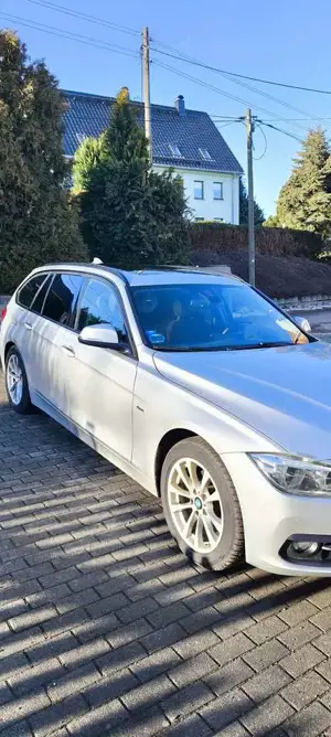 BMW 320 3er Touring Diesel 320d Touring xDrive Sport Line