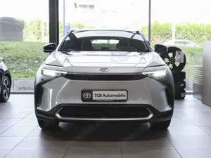 Toyota bZ4X AWD NAVI SHZ PDC KLIMA BT ZV SERVO USB eFH Bild 4