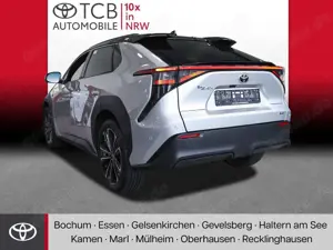 Toyota bZ4X AWD NAVI SHZ PDC KLIMA BT ZV SERVO USB eFH Bild 2