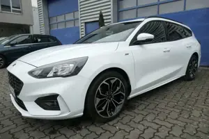 Ford Focus Focus Turnier 1.5 EcoBoost ST-LINE Top Zustand!