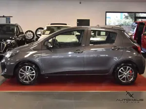 Toyota Yaris Edition-S~KAMERA~BLUETOOTH~WENIG KM! Bild 4